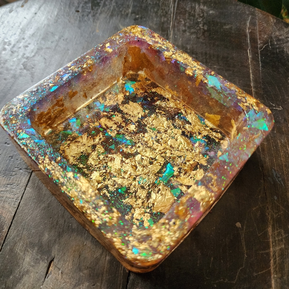 Resin ashtray